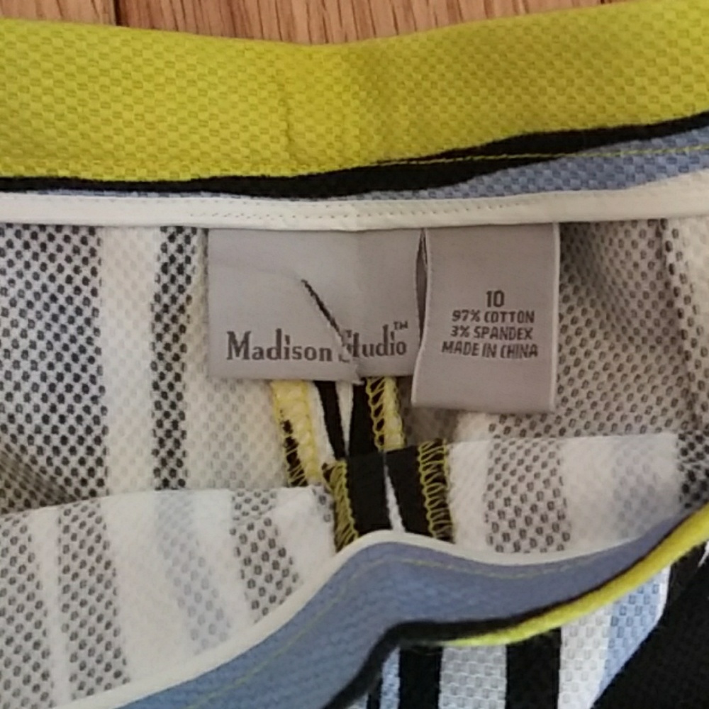 Madison Studio 10 Capris - Picture 3 of 4